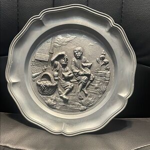 🩶Pewter VTG embossed Decorative Plate
